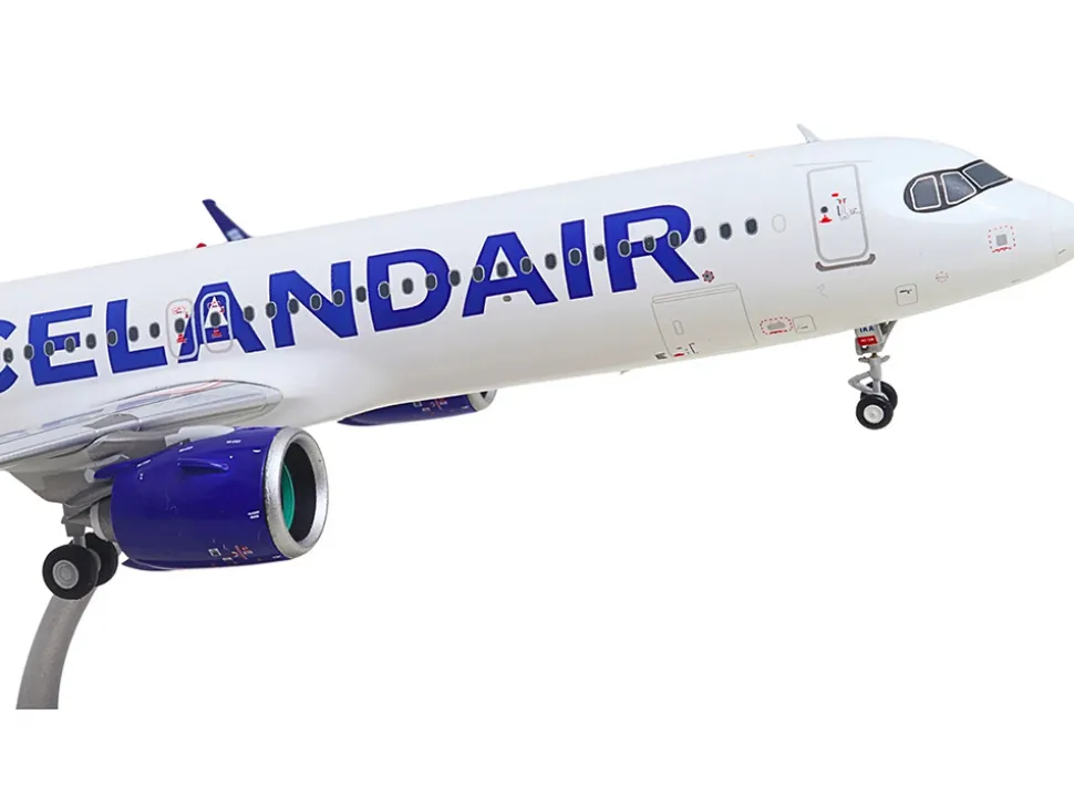 Airbus A321neo Commercial Aircraft "Icelandair" (TF-IAA) White with Blue and Pink Tail "Gemini 200" Series 1/200 Diecast Model Airplane by GeminiJets