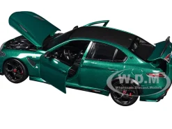 Alfa Romeo Giulia GTA Green Metallic with Carbon Top 1/18 Diecast Model Car by Bburago