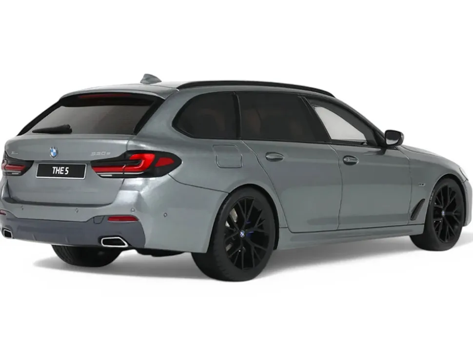 2023 BMW 530E XDrive M Silver Metallic 1/18 Model Car by GT Spirit