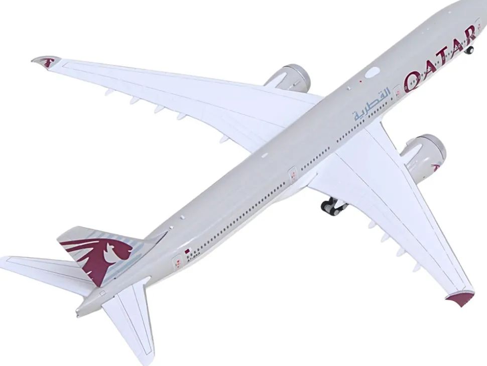 Boeing 777-9 Commercial Aircraft "Qatar Airways" (A7-BKA) Gray with Dark Red Tail Graphics 1/400 Diecast Model Airplane by GeminiJets