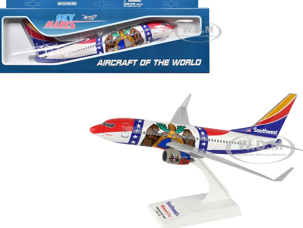 Boeing 737-700 Commercial Aircraft "Southwest Airlines - Missouri One" (N280WN) Missouri Flag Livery (Snap-Fit) 1/130 Plastic Model by Skymarks
