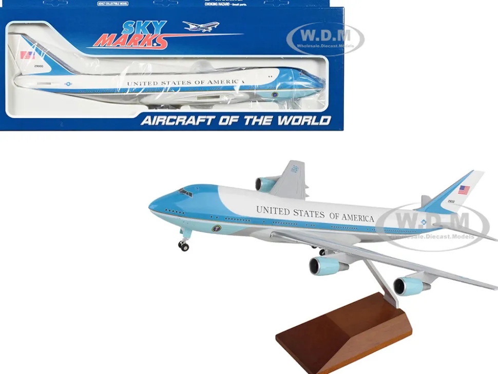 Boeing VC-25A Commercial Aircraft with Landing Gear "Air Force One - United States of America" (29000) White with and Blue Stripes 1/200 Plastic Model by Skymarks
