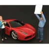 Camera Crew Figure II "Crew Holding Reflector" For 1:24 Scale Models American Diorama 77478
