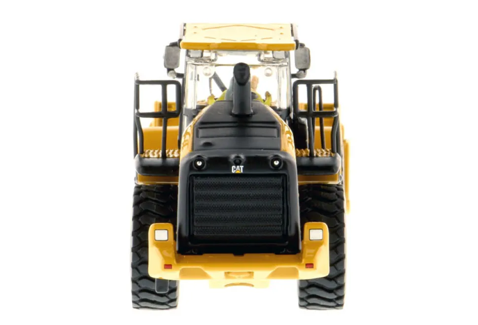 CAT Caterpillar 972M Wheel Loader Operator High Line Series 1/87 HO Scale Diecast Model Diecast Masters 85949