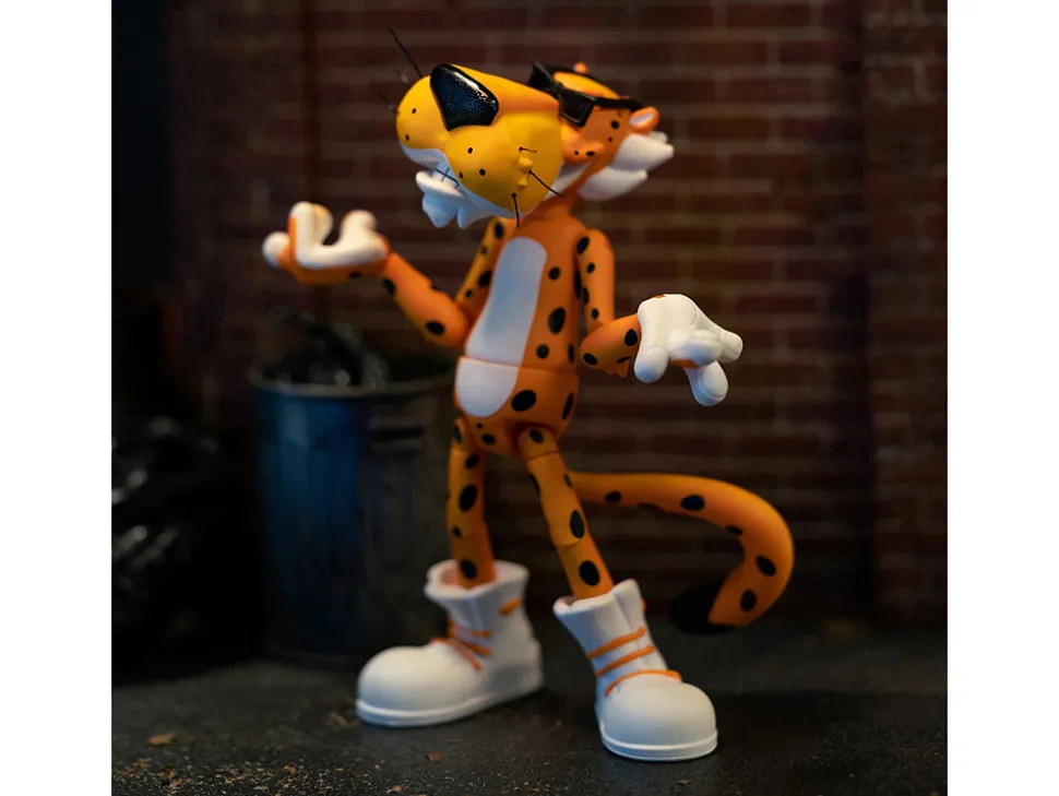 Chester Cheetah 5 5 Figure with Accessories and Alternate Head and Hands Cheetos Crunchy model Jada 34048