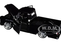 1958 Chevrolet Apache Fleetside Pickup Black "Maxx Design" "American Classics" Series 1/24 Diecast Model Car by Motormax