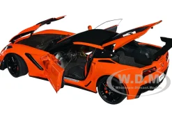 2019 Chevrolet Corvette C7 ZR1 Sebring Orange Tintcoat with Carbon Top 1/18 Model Car Autoart 71279