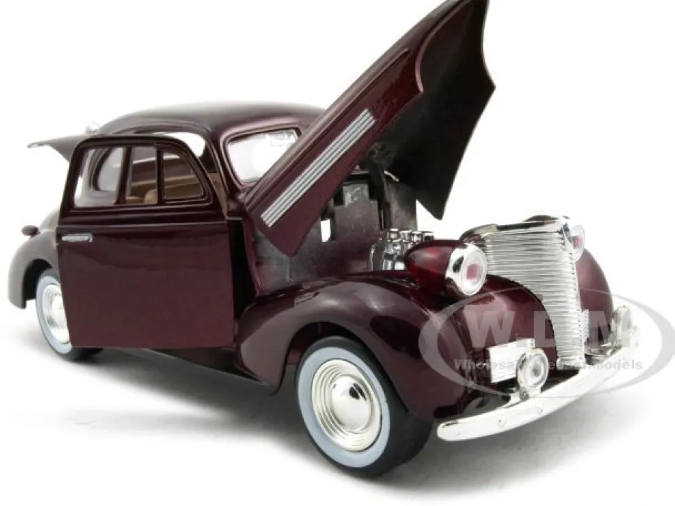1939 Chevrolet Coupe Burgundy 1/24 Diecast Model Car Motormax 73247