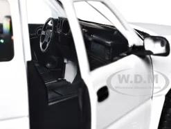 2006 Chevrolet Silverado 1500 Pickup Truck White "Timeless Legends" Series 1/25 Diecast Model Car by Motormax