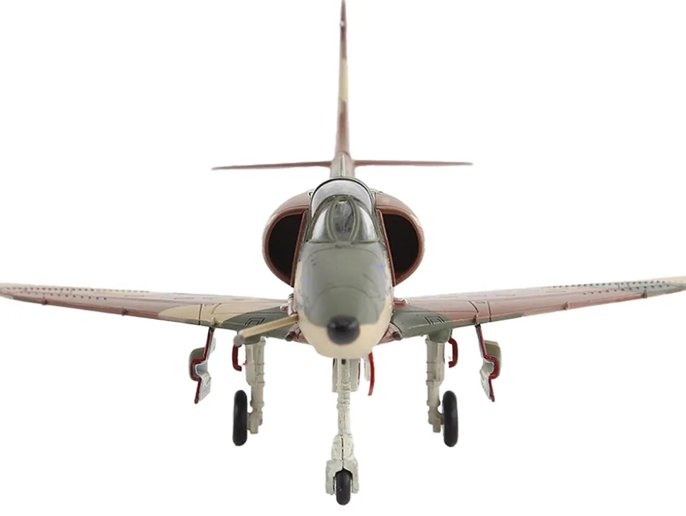 Douglas A-4E Skyhawk Aircraft "Aggressor, 151095" (1985/6) United States Navy "Air Power Series" 1/72 Diecast Model by Hobby Master