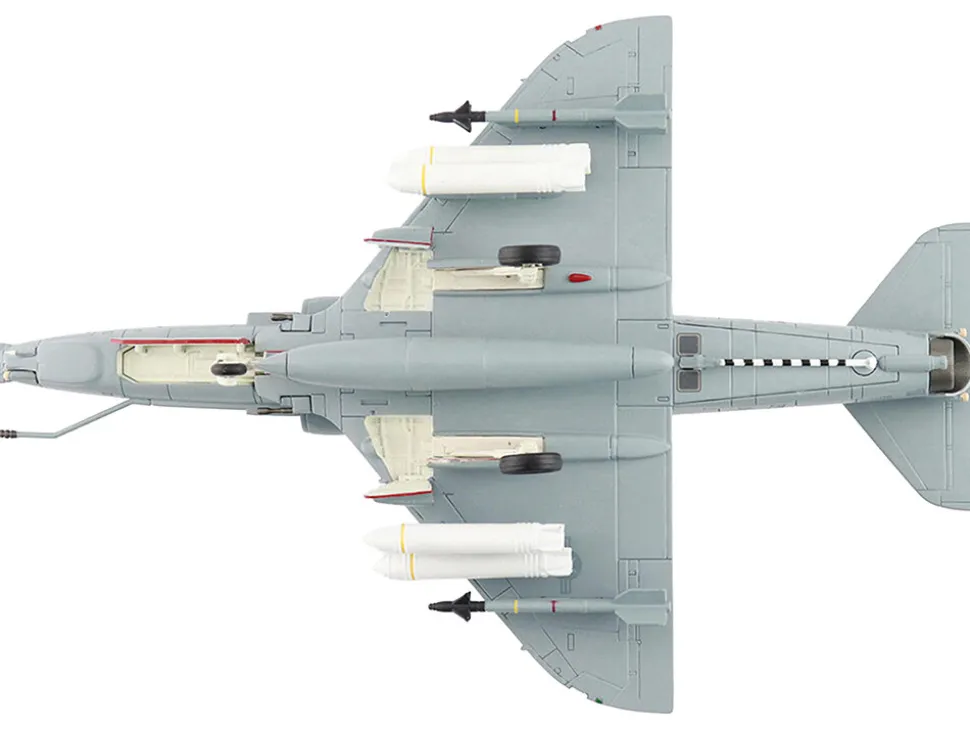 Douglas A-4M Skyhawk Aircraft "VMA-131 Diamondbacks" (1993) United States Marines "Air Power Series" 1/72 Diecast Model by Hobby Master