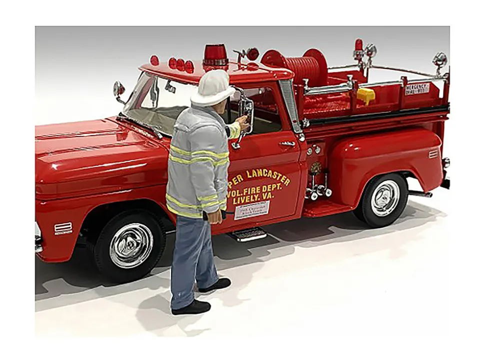 Firefighters Fire Captain Figure 1/24 Scale Models American Diorama 76418