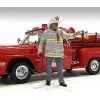 Firefighters Fire Captain Figure 1/18 Scale Models American Diorama 76318