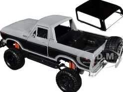 1978 Ford Bronco Custom Gray and Black Off Road Series 1/24 Diecast Model Car Motormax 79148GRY