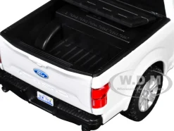 2019 Ford F-150 Lariat Crew Cab Pickup Truck White with Flashing Light Bar and Front and Rear Lights and Sounds 1/27 Diecast Model Car by Motormax