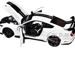 Ford Mustang Shelby GT500 Oxford White with Black Stripes 1/18 Model Car by Autoart