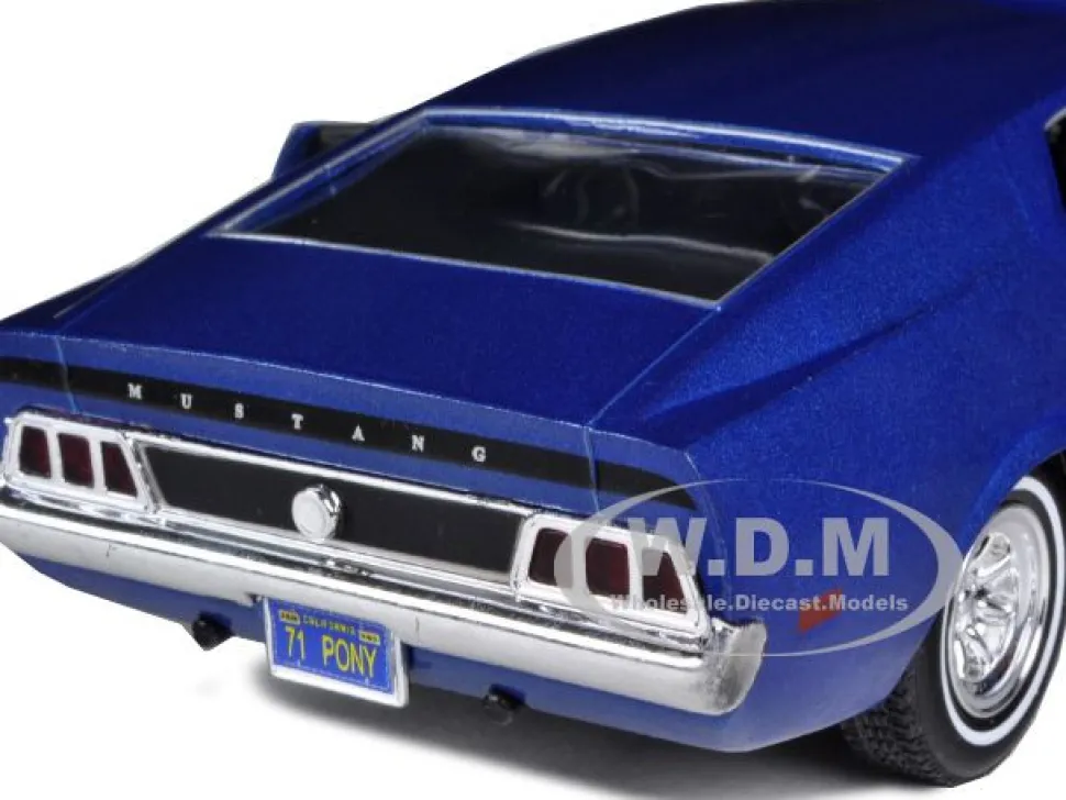 1971 Ford Mustang Sportsroof Blue 1/24 Diecast Model Car Motormax 73327