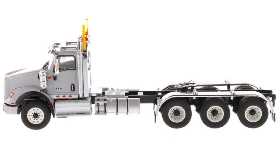 International HX620 Day Cab Tridem Tractor Light Grey 1/50 Diecast Model Diecast Masters 71011