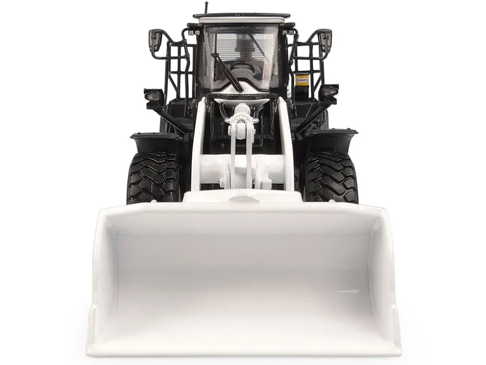 Komatsu WA475-10 Wheel Loader White Limited Edition to 750 pieces Worldwide 1/50 Diecast Model by Universal Hobbies