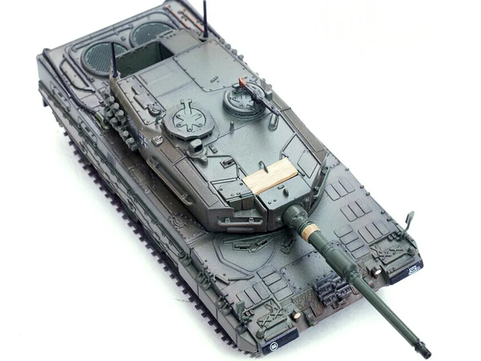 Leopard 2A4 Main Battle Tank with Snorkel "Green Camouflage" German Army "Armor Premium" Series 1/72 Diecast Model by Panzerkampf