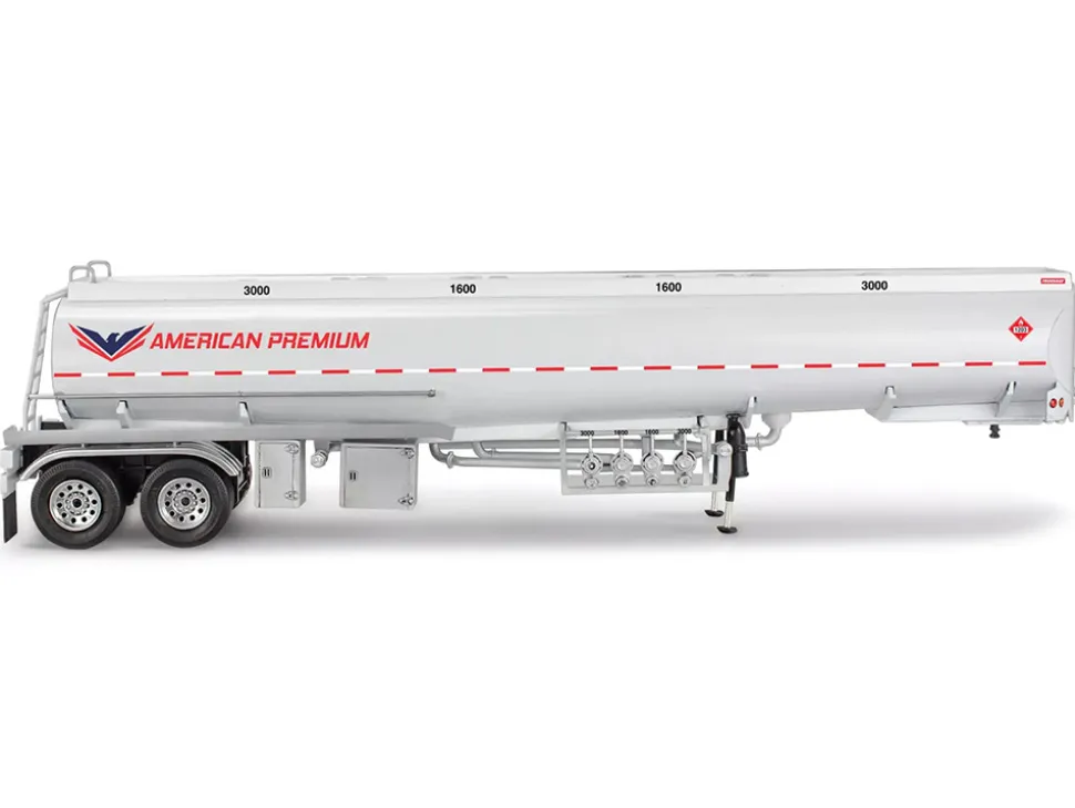 Level 4 Model Kit Fruehauf 40 Tanker Trailer 1/32 Scale Model Revell 14536