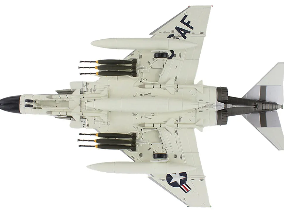 McDonnell Douglas F-4C Phantom II Fighter-Bomber Aircraft "433rd TFS, 8th TFW, Ubon, Thailand" (1966) United States Air Force "Air Power Series" 1/72 Diecast Model by Hobby Master