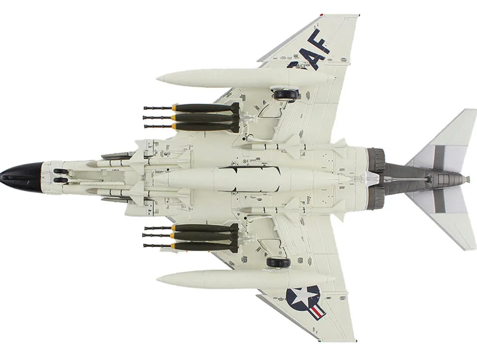 McDonnell Douglas F-4C Phantom II Fighter-Bomber Aircraft "45th TFS, Ubon, Thailand" (1965) United States Air Force "Air Power Series" 1/72 Diecast Model by Hobby Master