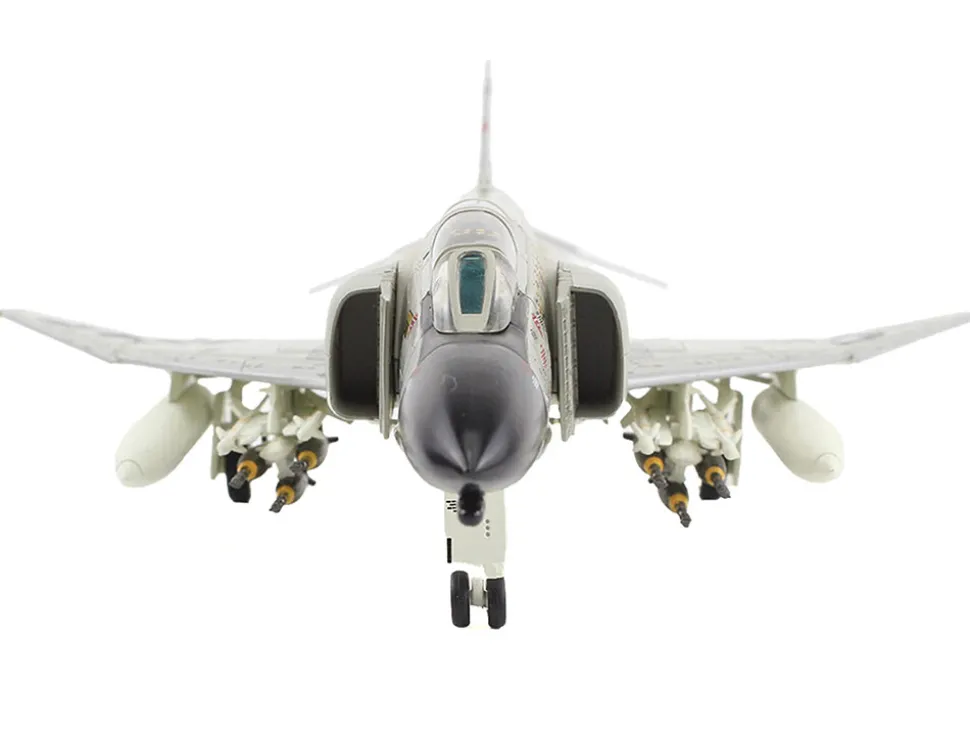 McDonnell Douglas F-4C Phantom II Fighter-Bomber Aircraft "45th TFS, Ubon, Thailand" (1965) United States Air Force "Air Power Series" 1/72 Diecast Model by Hobby Master