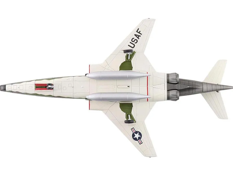 McDonnell RF-101A Voodoo Fighter Aircraft "54-1512, 363rd Tactical Reconnaissance Wing, Udorn Royal Thai Air Force Base" (1965) United States Air Force "Air Power Series" 1/72 Diecast Model by Hobby Master