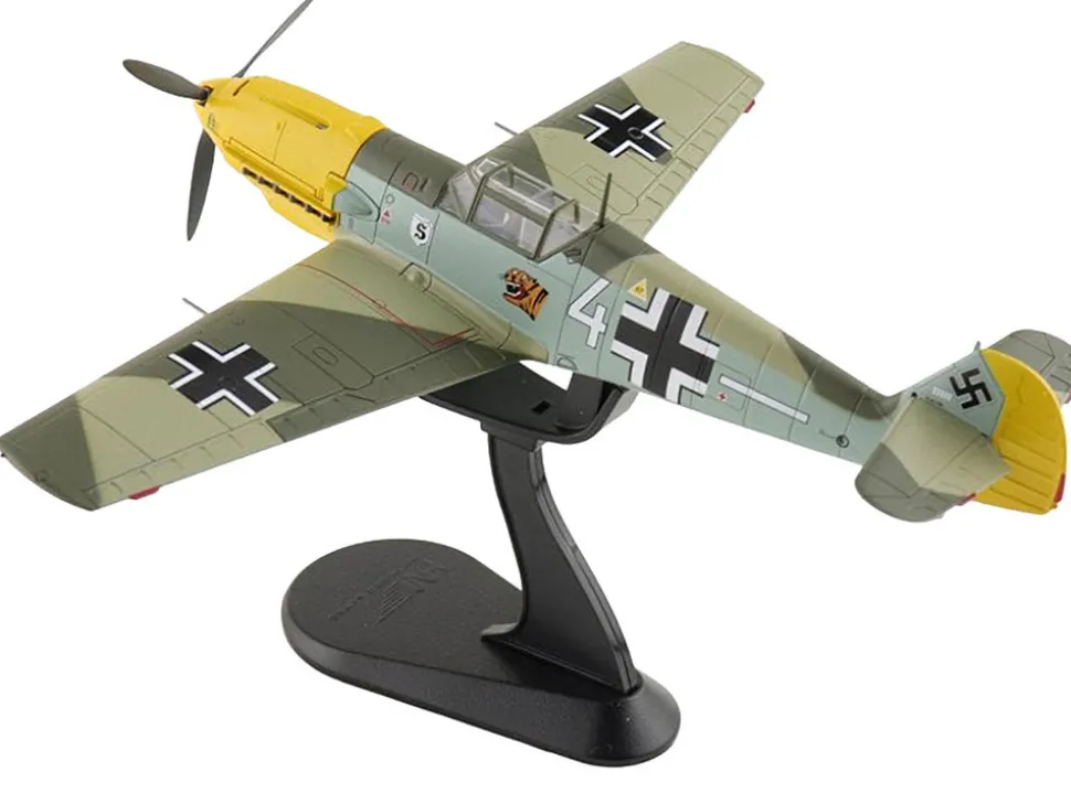 Messerschmitt Bf 109E-3 Fighter Aircraft "White 4, Unteroffizier Horst Perez, 4/JG 26" (1940) German Luftwaffe "Air Power Series" 1/48 Diecast Model by Hobby Master
