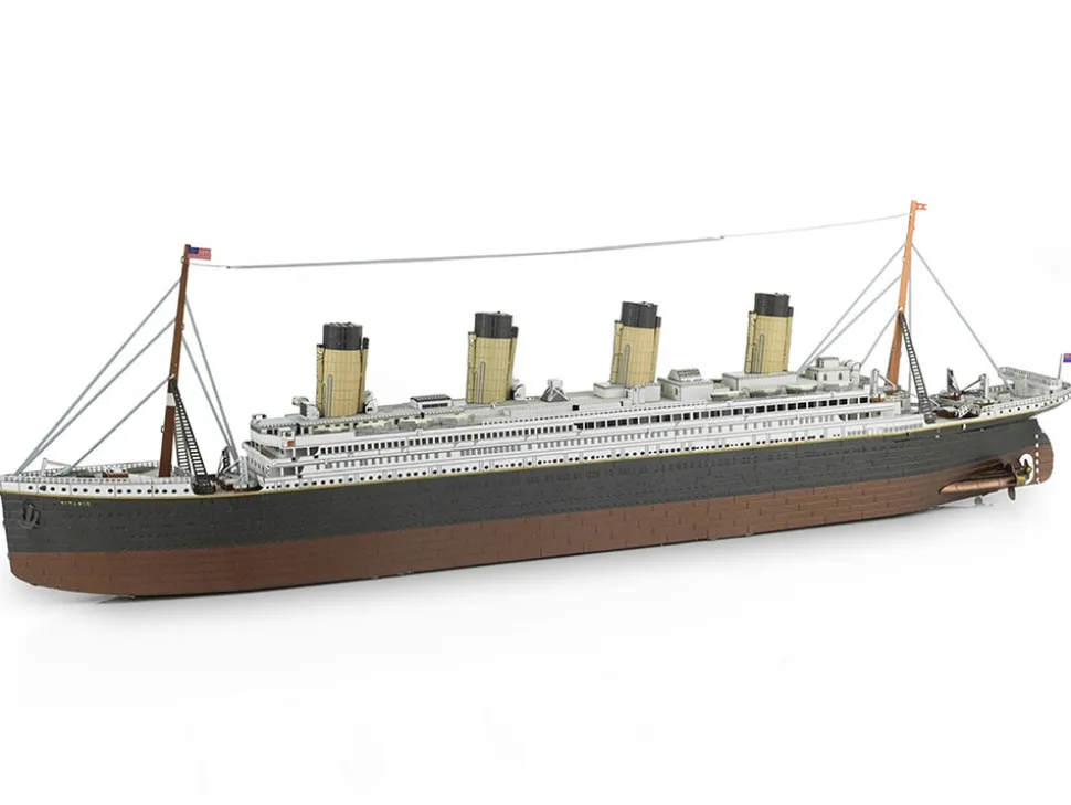 Model Kit RMS Titanic Ship (Moderate Difficulty) Steel Model by Metal Earth
