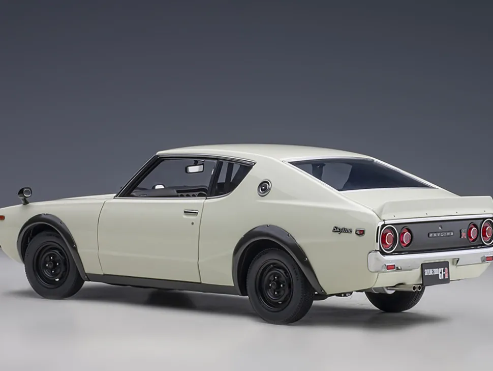 Nissan Skyline 2000GT-R KPGC110 RHD Right Hand Drive White 1/18 Model Car Autoart 77472