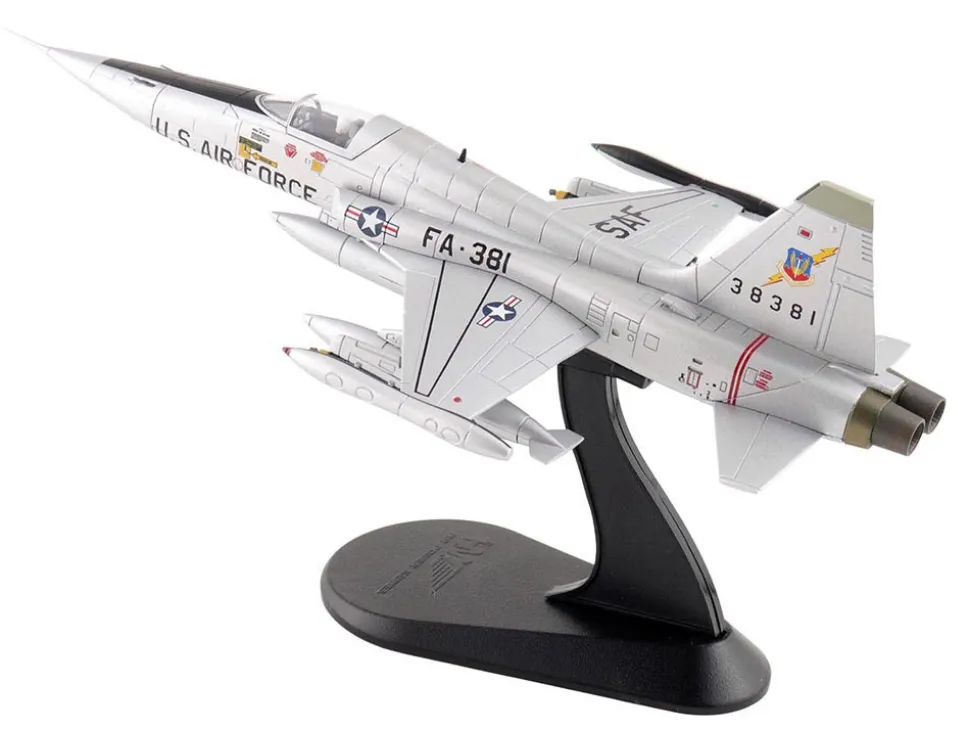 Northrop F-5A Freedom Fighter Aircraft "38381" (1960s) United States Air Force "Air Power Series" 1/72 Diecast Model by Hobby Master