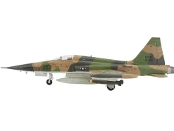 Northrop F-5C Skoshi Tiger Aircraft "64-13332, 10th FCS, Bien Hoa AFB" (1965) United States Air Force "Air Power Series" 1/72 Diecast Model by Hobby Master