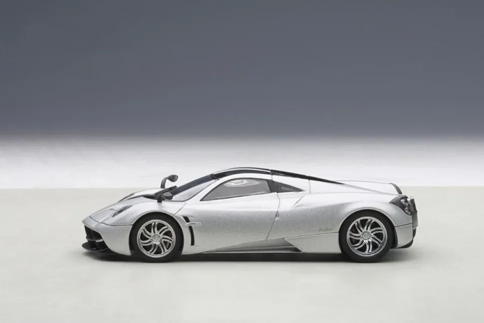 Pagani Huayra Metallic Silver 1/43 Diecast Model Car Autoart 58206