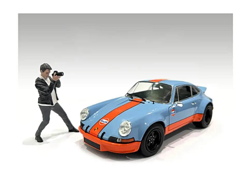 Photographers Figure #6 for 1/18 Scale Models by American Diorama