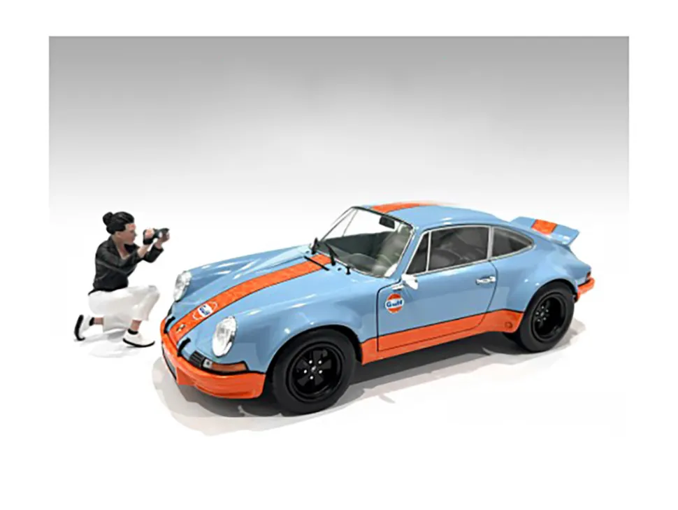 Photographers Figure #5 for 1/18 Scale Models by American Diorama