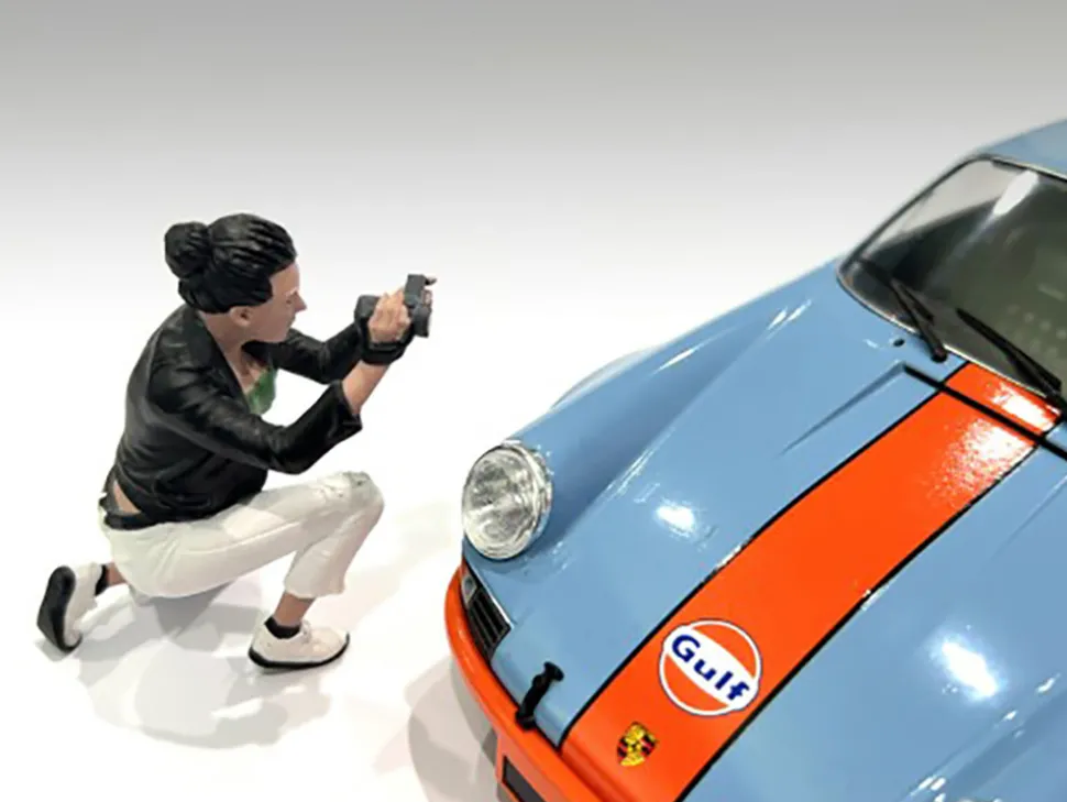 Photographers Figure #5 for 1/18 Scale Models by American Diorama
