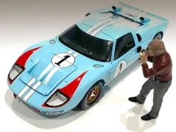 Race Day 1 Figurine II for 1/24 Scale Models American Diorama 76384