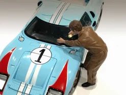 Race Day 1 Figurine V for 1/24 Scale Models American Diorama 76387