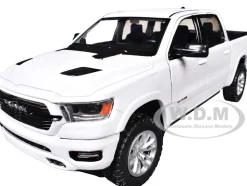 2019 RAM 1500 Laramie Crew Cab Pickup Truck White "Timeless Legends" Series 1/24 Diecast Model Car by Motormax