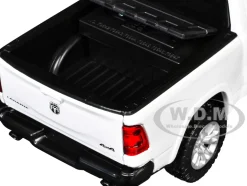2019 RAM 1500 Laramie Crew Cab Pickup Truck White with Flashing Light Bar and Front and Rear Lights and Sounds 1/27 Diecast Model Car by Motormax