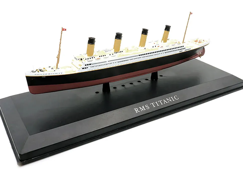 RMS Titanic Passenger Ship 1/1250 Diecast Model Legendary Cruise Ships 241945