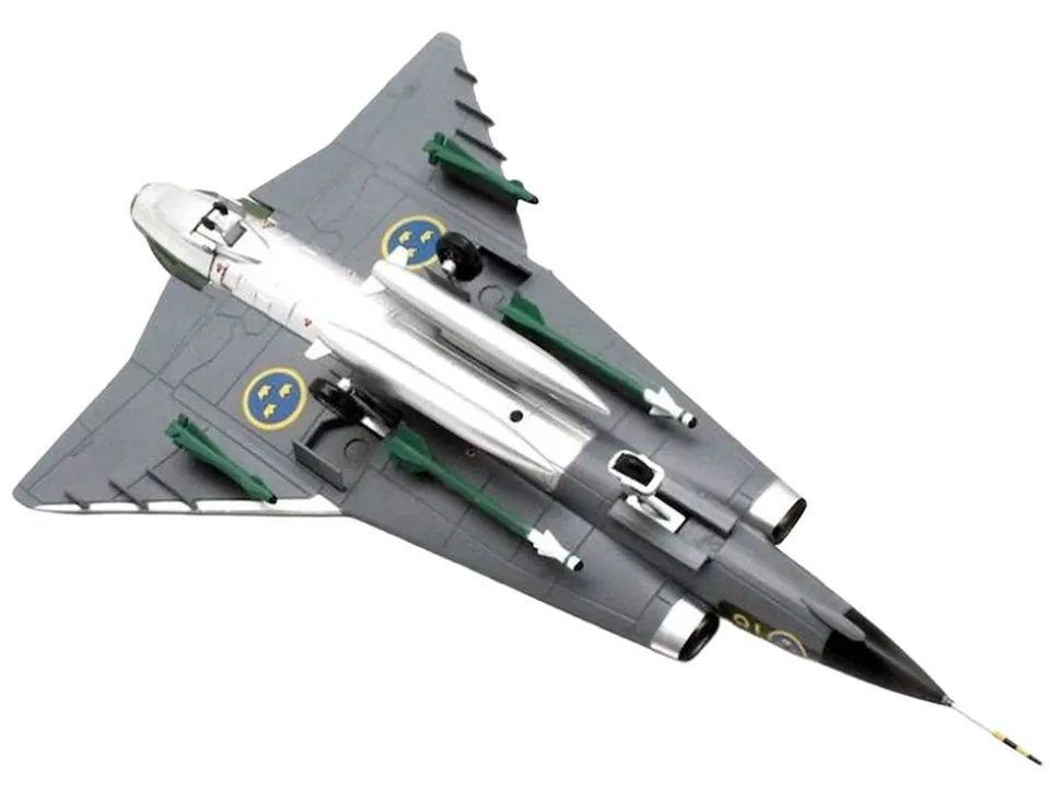 Saab J35J Draken Fighter Aircraft "Splinter Camouflage Scheme, F 18 Sodertorn Wing" (1972) Swedish Air Force 1/72 Diecast Model Airplane by Aviation 72