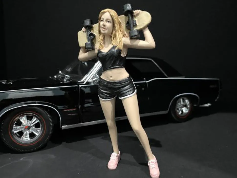 Skateboarder Figurine I for 1/24 Scale Models American Diorama 38340