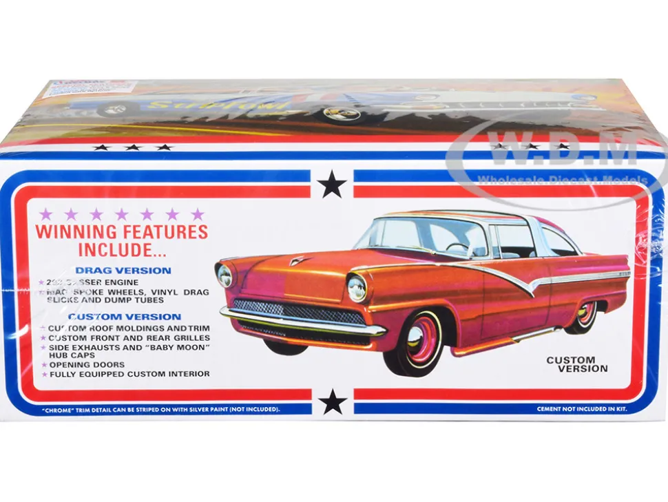 Skill 2 Model Kit 1956 Ford Victoria Hardtop 3 in 1 Kit 1/25 Scale Model AMT AMT1308