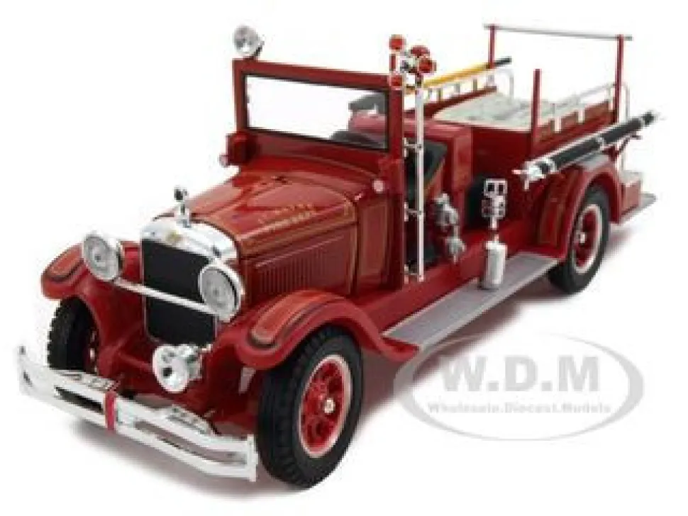1928 Studebaker Fire Engine 1/32 Diecast Model Car Signature Models 32347