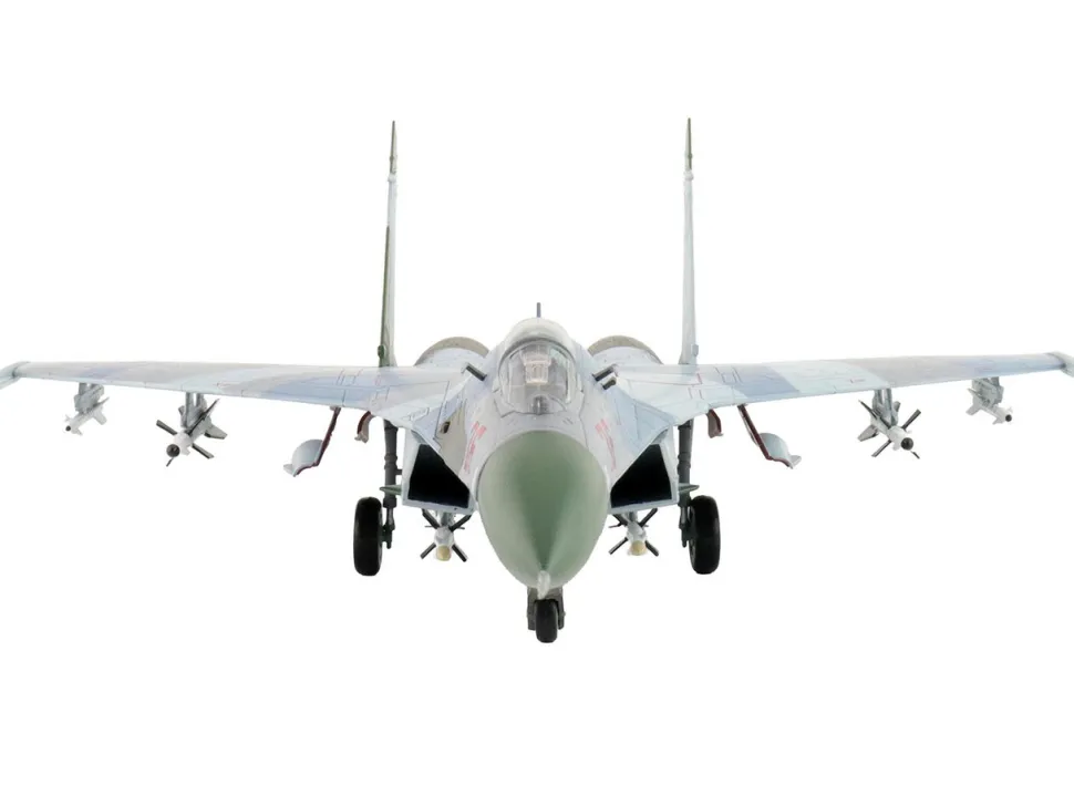 Sukhoi Su-27 Flanker-B Fighter Aircraft "Red 36, Barents Sea, 941st IAP" (1987) Soviet Air Force "Air Power Series" 1/72 Diecast Model by Hobby Master