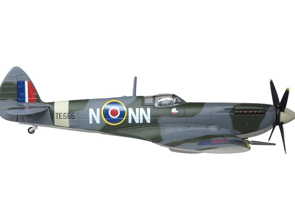 Supermarine Spitfire LF MK IXe Fighter Aircraft "TE565, 10th (Czech) Fighter Squadron, RAF Manston" Royal Air Force 1/72 Diecast Model Airplane by Oxford Diecast