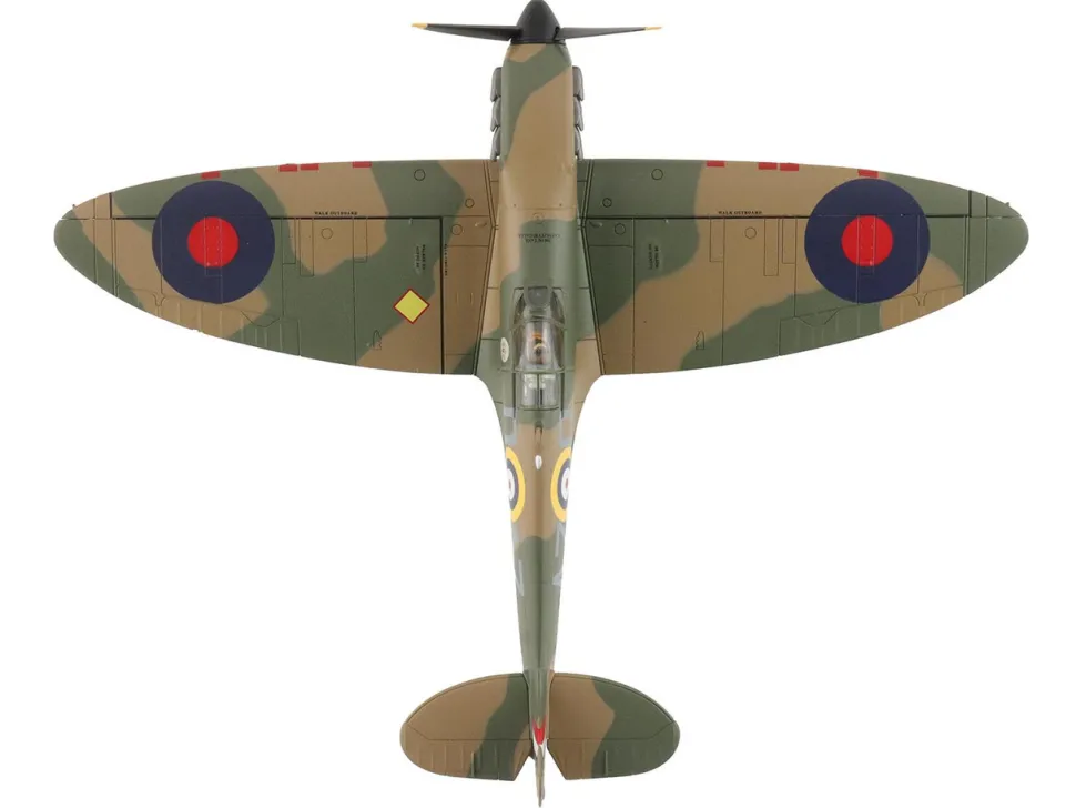 Supermarine Spitfire Mk.1a Fighter Aircraft "X4009, Flight Lieutenant P.C. Hughes" (1940) British Royal Air Force "Air Power Series" 1/48 Diecast Model by Hobby Master